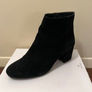 Steve Madden Suede Black Booties! Barely worn!